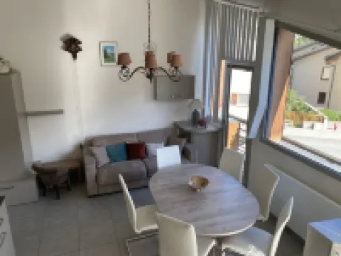 Appartement Alliant Confort et Charme au Coeur du Village de Lanslevillard