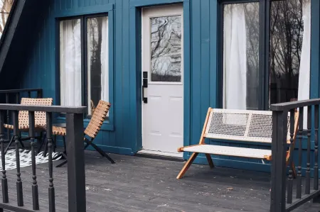 Cabin Getaway on Walter Stone