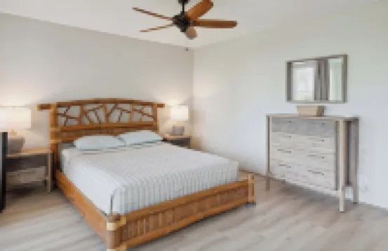 Newly Renovated Condo Within a Short Walk to Ritz-Carlton Resort and Beaches 卡夫庫酒店