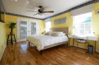 PALM CREEK GETAWAY spring meets gulf+pool & spa