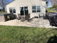 Lake Winnebago Waterfront Cottage W/Hot Tub[2 King; 1 Queen]