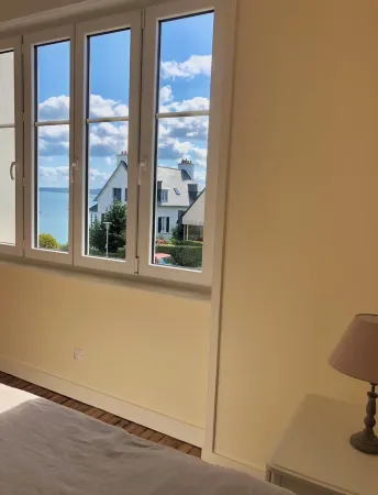 Appartement de Charme Avec vue sur la mer et les Plages de Carantec Отели в г. Карантек