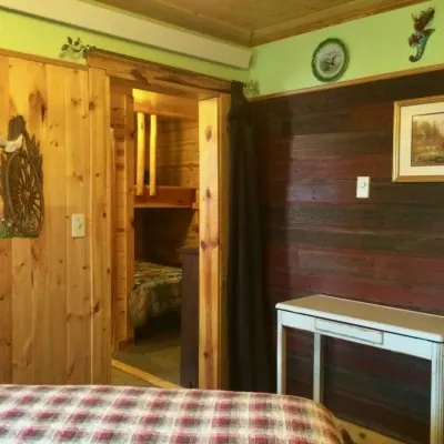 Mountain Peaks Inn, ELKHORN MOUNTAIN SUITE, Downtown Hill City Các khách sạn gần Black Hills Institute - Museum