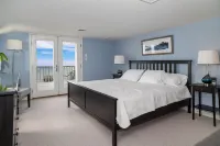 Rare! Private Beachfront House in Madison CT - Sleeps 8 - Last Min Availability Hotels in Madison