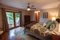 Amazing House near mountains -Greenville /Travelers Rest - Hiking Biking Golfing Hotels near Fred W. Symmes Chapel