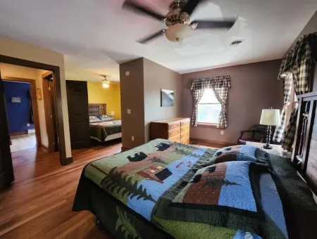 Lake George 6 Bedroom Home lake access