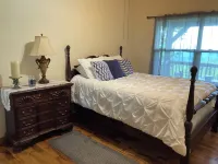 Balsam Mountain Cabin with waterfalls and a great year round view