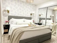 Oceanview King Suite - Labor Day Weekend! Steps to Beach Hotels near Hilton Head Airport