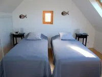 Charming house PLAGE de TRONOEN: countryside by the sea and absolute peace and quiet! Hotels in Plomeur