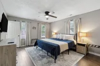 Beautiful home in quiet neighborhood with arcade room. Pet friendly!