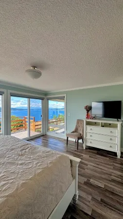 Modern Home, Amazing Beach View Отели в г. Юниверсити Плейс