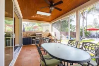 Luxury Resort Style, Heated Pool, 10 Mins to Gulf Mexico Beaches