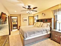 Hidden Gem💎Large Ellicottville Chalet🍁Woods⛷ Hot Tub 🕹️ Arcade Fun 🔥Fire Pit 曼斯費爾德酒店