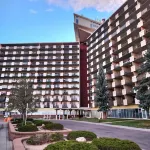 10th Floor Mountain Views! 48ft Balcony from Every Room Faces Pikes Peak!