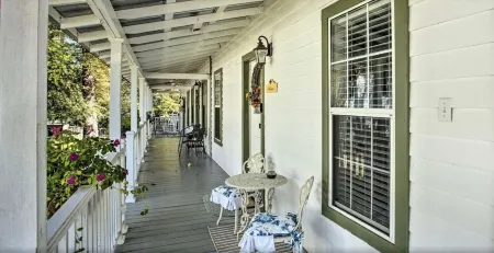 *NEW* Adorable French Country Cottage w/Free Bikes