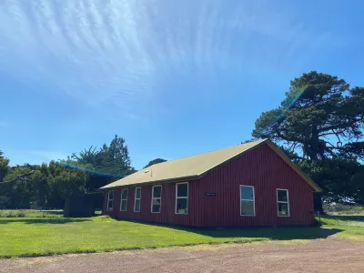 Farm House Accommodation Northern end of the Bay of Fires 5 mins from Mt Willian