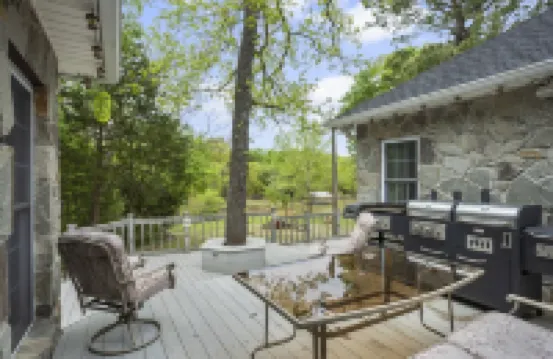 Lake Eufaula Lake Front with boat dock & boat ramp 300 yards away!