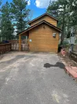 Rose Mountain Escape is peaceful with beautiful views and we are pet friendly. - Chalets