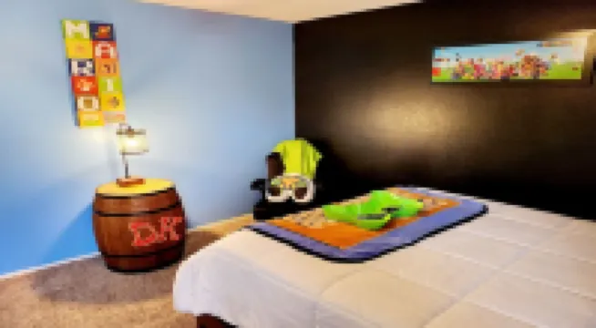 Arcade House Sleeps 16 • Mini Golf • Game Room • Pets OK • Family Fun • Amarillo