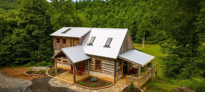 Creekside Cabin, located just minutes from Blowing Rock! Hotels in Caldwell County