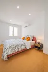 Maison Type Loft Avec Jacuzzi et Terrasse sur les Toits Hotel dekat Lac des Dagueys