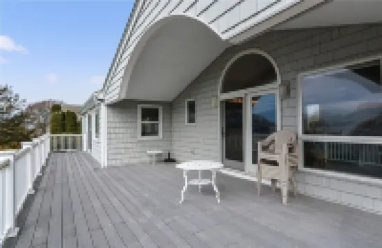 Ocean view cottage in Green Hill 3BR 2 BA