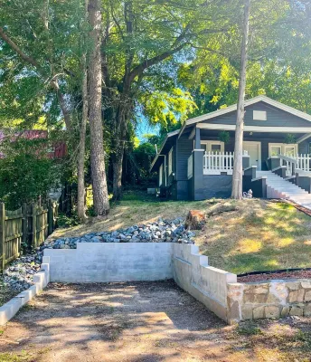 NEW! Modern & Cozy close to Downtown Attractions!