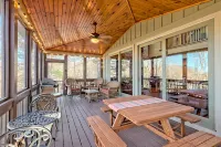Home Away from Home to Escape & Unwind! 2 Master on Main. HotTub Game Rm