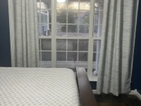 Cozy 1-bedroom house in charming West Point with AC, WiFi 克萊縣酒店