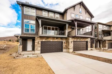 Adventure Awaits w/Private Hot Tub