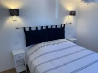 LE ROMARIN-FULLY AIR-CONDITIONED VILLAGE HOUSE WITH FREE WIFI Hotels in Aups