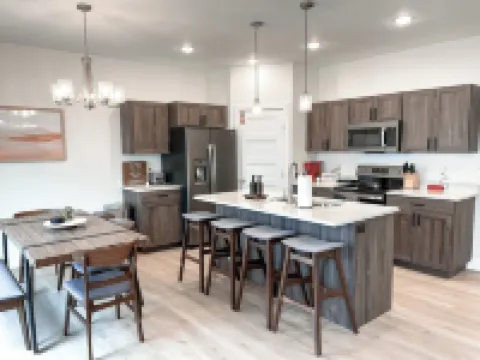 Kanab Townhome - Hot Tub - 3Br - Sleeps 10 - Zion