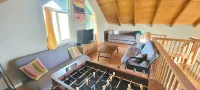 Private Yosemite Lakeview Retreat: Perfect for Groups & Families