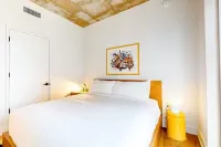 Austin Downtown Condo - 1BR Lakeview 23rd-floor
