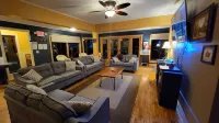 Charming Applebrook Historic Home - Mountain Views & Spacious Grounds