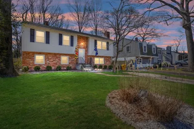 Hot Tub Haven: Cozy Annapolis Backyard Oasis