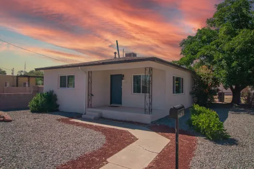 Casa Urbana-2BD+2BR+Hot Tub+Pet Friendly+No Pet Fee!