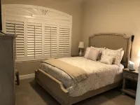 Gorgeous Desert Oasis under the Sun ☀️🌴<br>No Fee Heat for Heated pool & Spa! Hotels near Walmart Garden Center