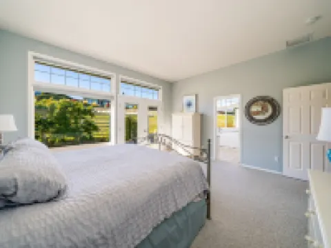 Wapato Point Home Single Level 4 Bed 3 Bath Sleeps 12, Close to Waterfront Park Hotels in Manson