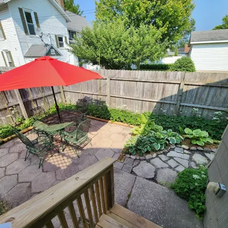 Great 3-bedroom House close to town and beaches, in Manistee , deck, WiFi and AC