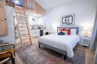 5Br Franklin Retreat w/ Private Studio & Big Yard