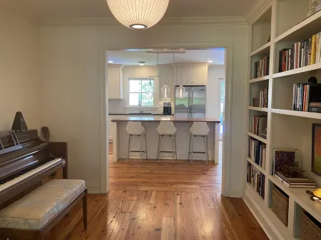 Lovely home 1.7 miles from Grove and Stadium