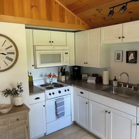 Cozy MaineStay Cottage #1 Hampden/Bangor