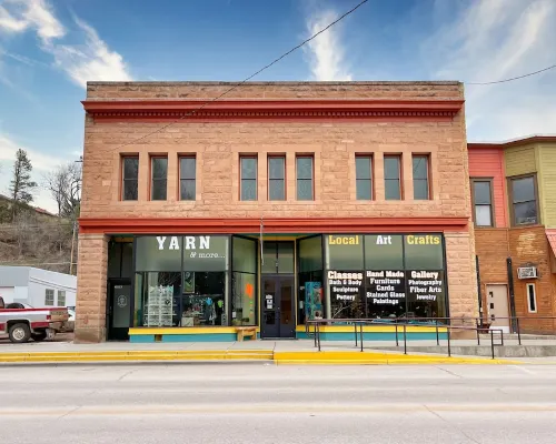 Historic & Modern! Walk to Restaurants, Moccasin Springs + Huge Suite w/ Kitchen Hotels in Hot Springs