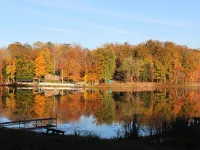 Stevens Lane New Log Cabin - Lamoka Lake - Just Steps from the Water's Edge. Hotels in Tyrone