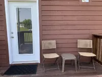 Cozy Modern Carriage Apartment Close to Shopping Sports Golf & Skiing