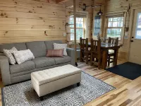Cozy Hocking Hills Cabin on 20 private acres! Only 7 miles from State Park!