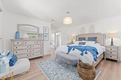 beautiful and quiet/2 beds/2baths house Hotels near Glendora Marketplace Shopping Center