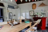 Private 4 bedroom wing in Georgian Linen House w/modern twist (Pet Friendly)