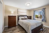 The Oasis - Golf - Pool - Hot Tub - Condo with a View. Hotels near Danielle's Chocolates and Popcorn